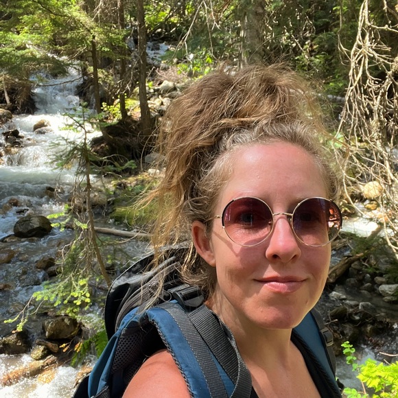 Meet your Posher, Carrie - Picture 4 of 16